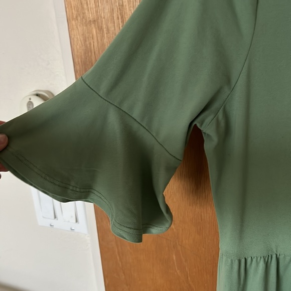 Reborn J Green Ruffle Dress - Picture 5 of 5